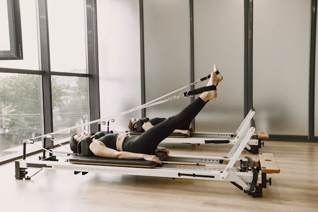 practicar pilates reformer